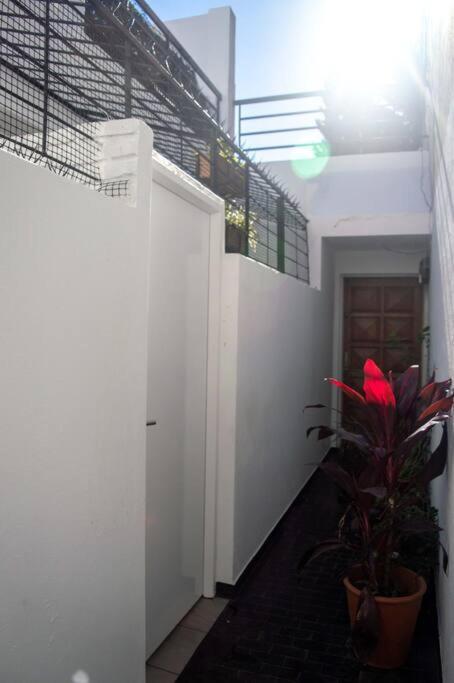 Hermoso Y Comodo Alojamiento Con Patio En Nunez Buenos Aires Exteriör bild